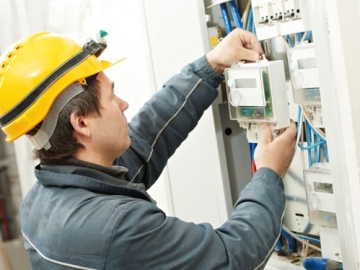 Lắp đặt, sửa chữa Bóng đèn, ổ cắm, CB, cầu dao…