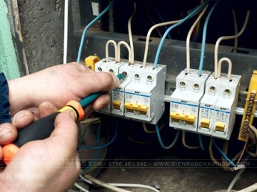 Sửa chập điện khẩn cấp